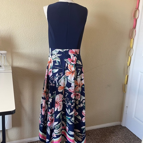 Sleeveless blue floral dress - Picture 3 of 4